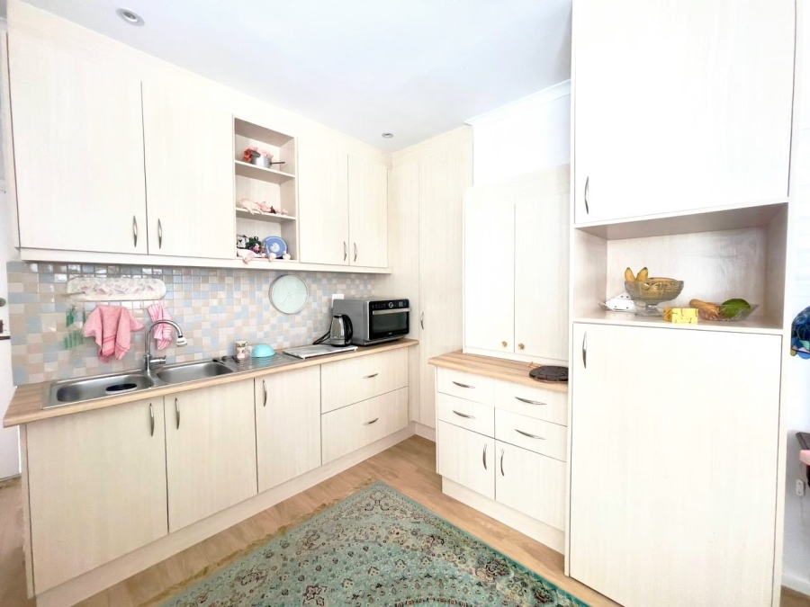 5 Bedroom Property for Sale in Vermont Western Cape